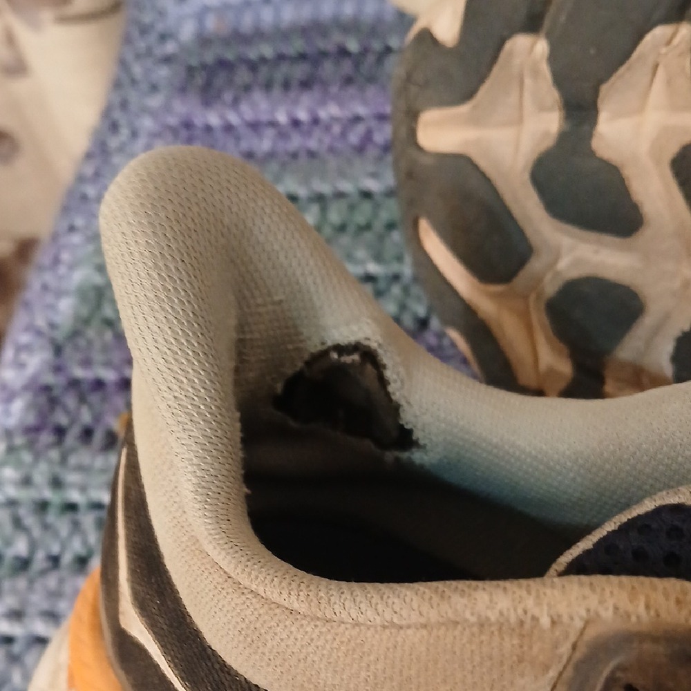 Hoka Running Shoes in Black with White and Pink Highlights 10.5 - Picture 6 of 8